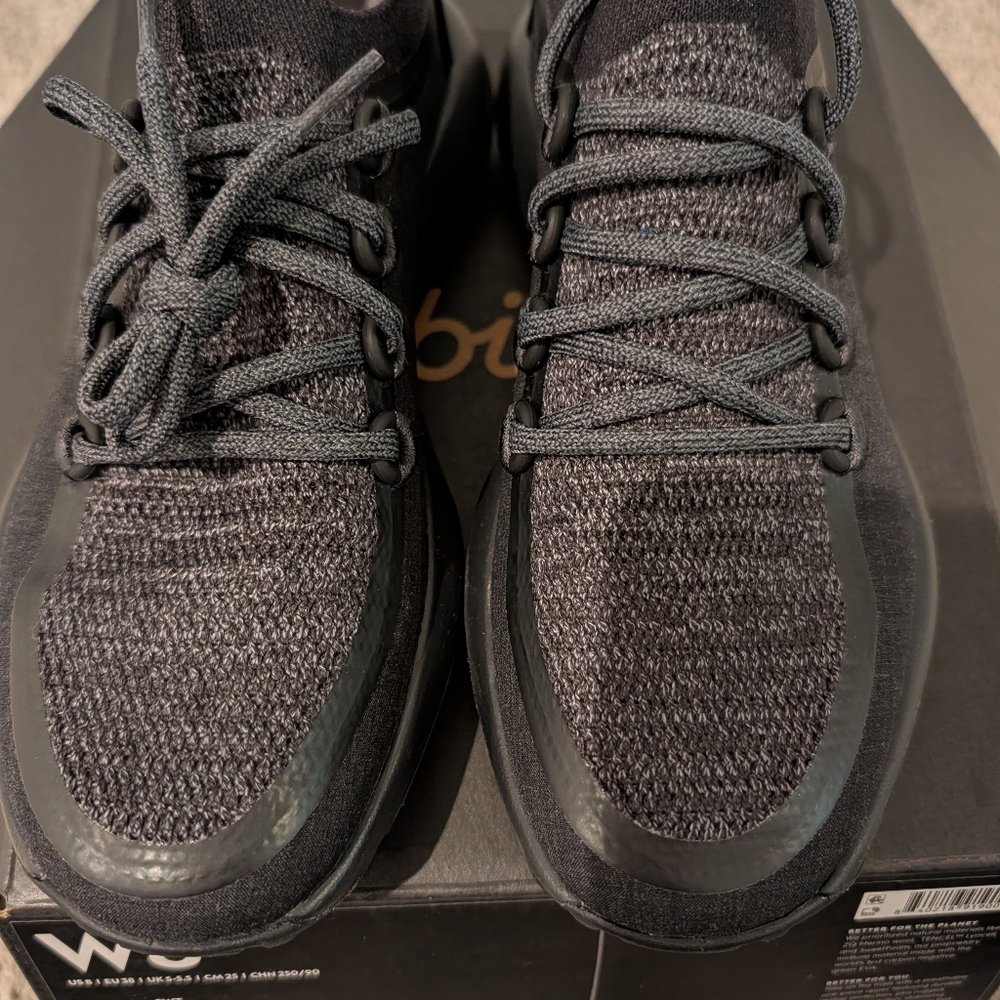ALLBIRDS Women's New Trail Runners SWT Black Sz8